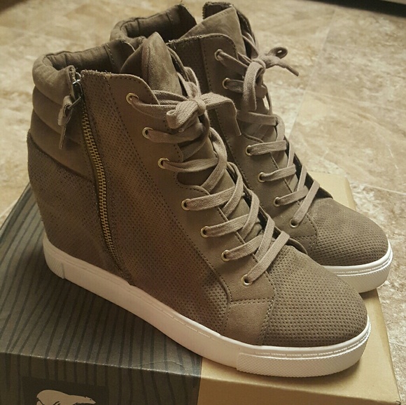 Steve madden high top wedges Clearance